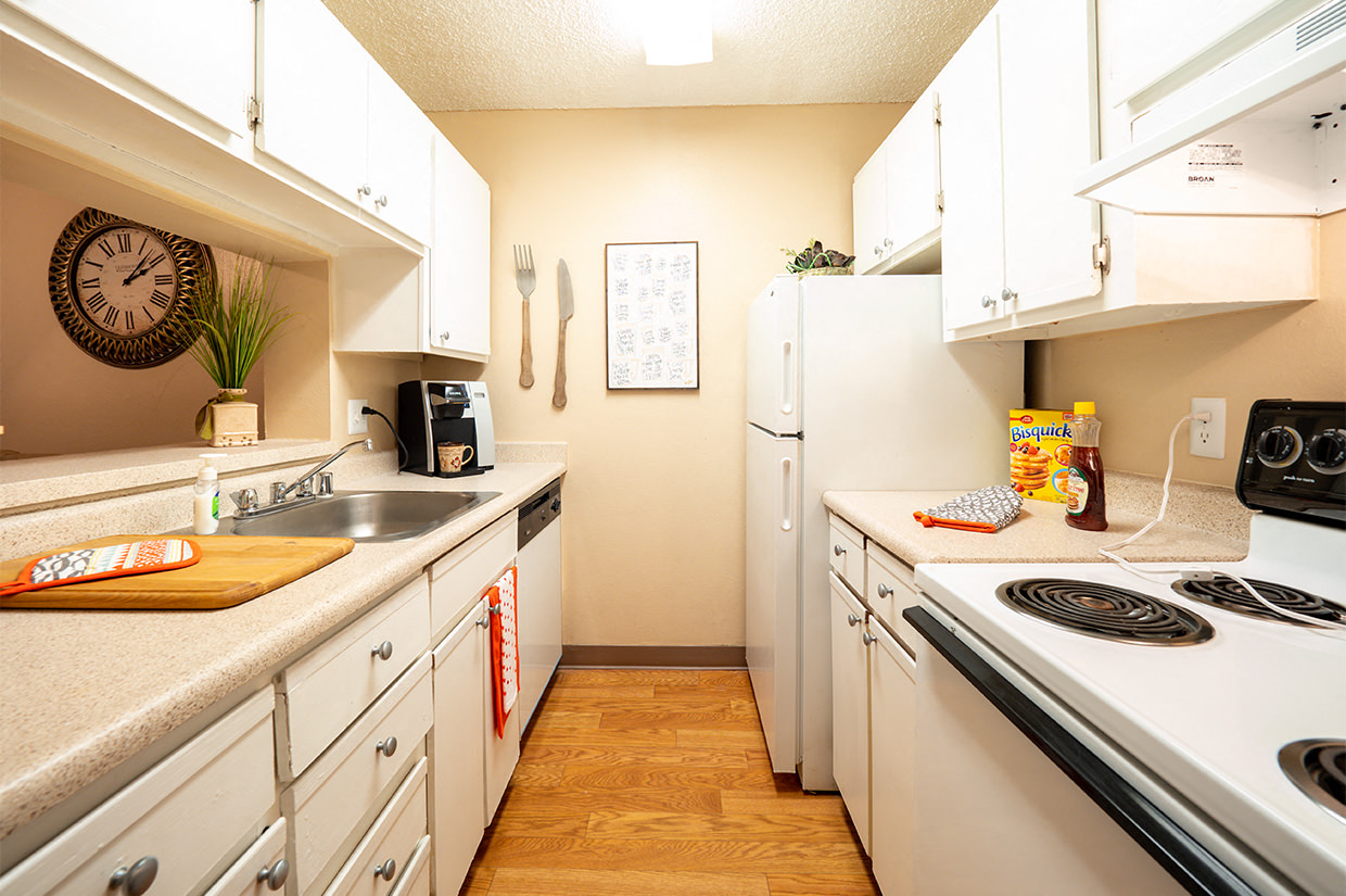 Furnished Monarch Kitchen